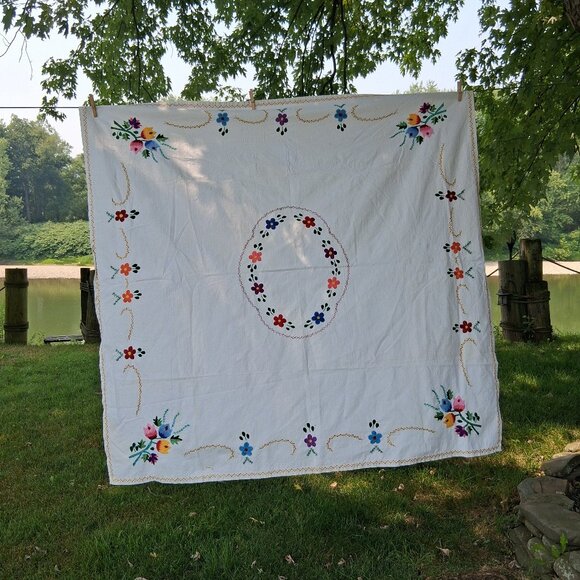 Rectangular Tablecloth White with Embroidered flowers 51"x48" Cottage Grandma - Picture 5 of 14